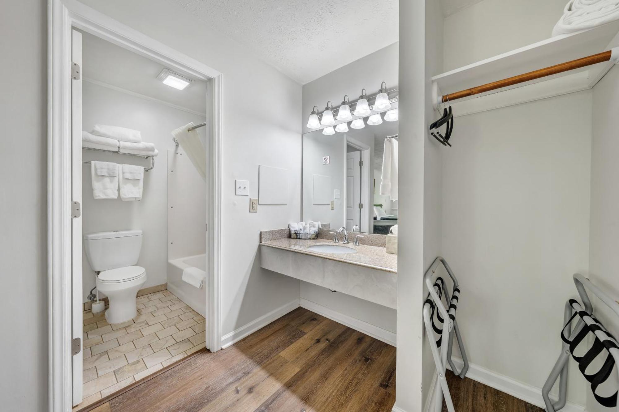 Halesford Harbour Resort - Smith Mountain Lake Moneta エクステリア 写真